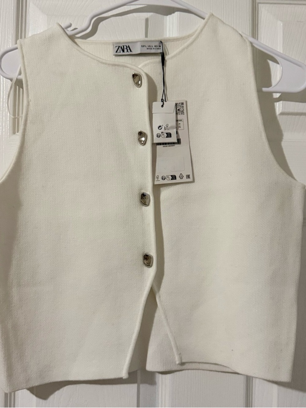 Zara Cream Button-Front Sleeveless Knit Vest